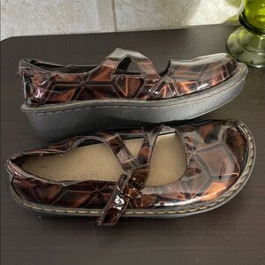 Ingaro Women's Brown Nursing Comfort Mary Jane Shoes